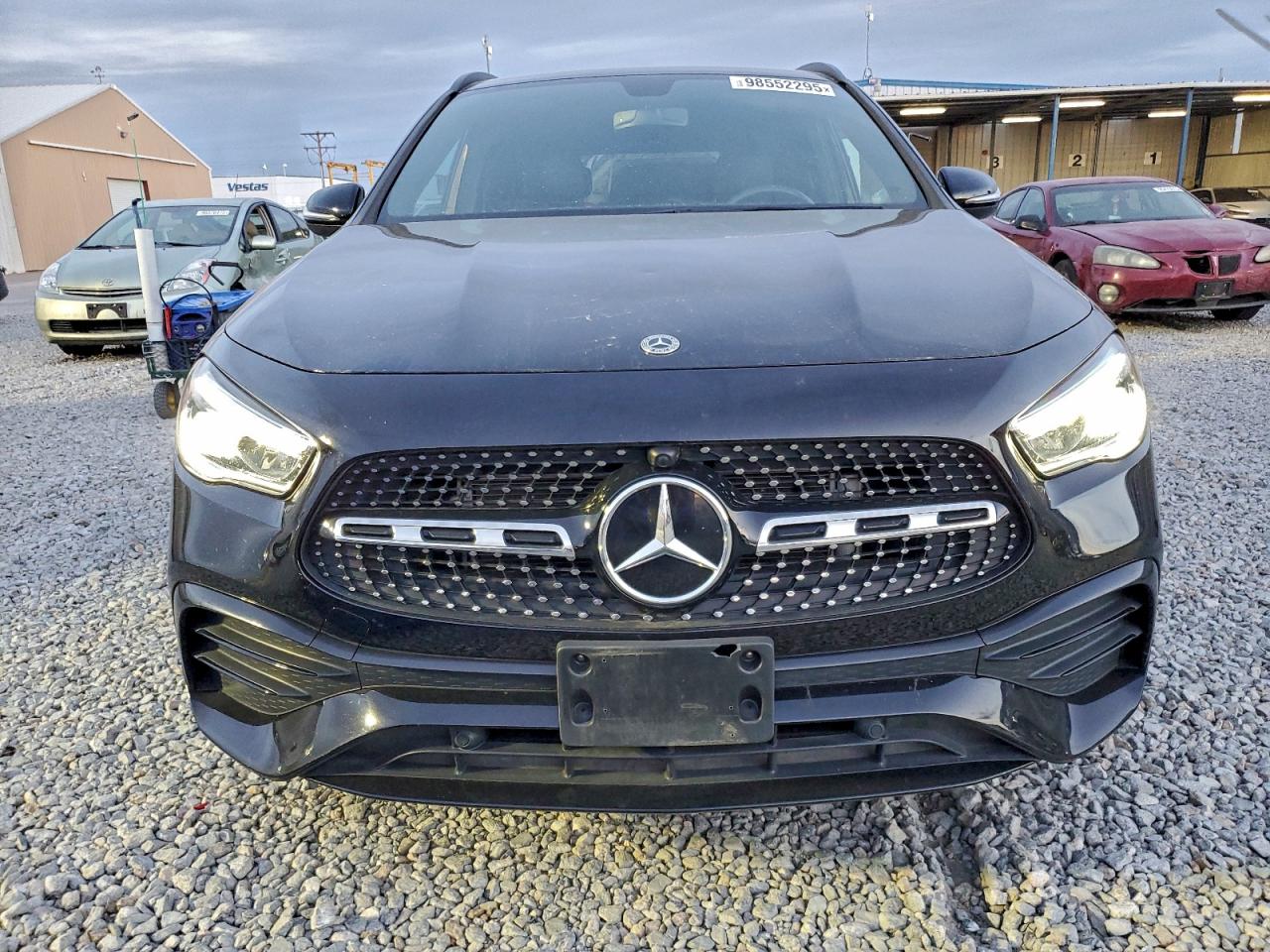 Mercedes-Benz GLA 250 4matic Image 2