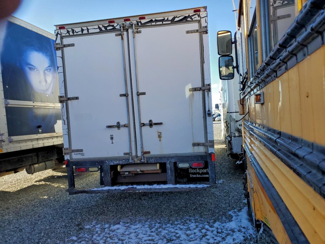 Ford E-450 E450 Super Duty Cutaway Van Image 4