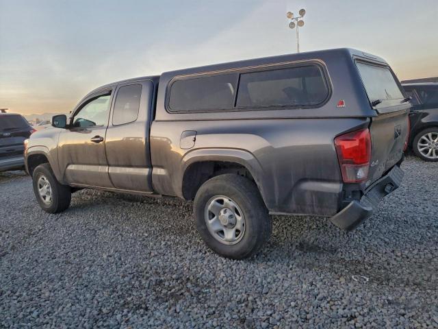 Toyota Tacoma Access Cab Image 12