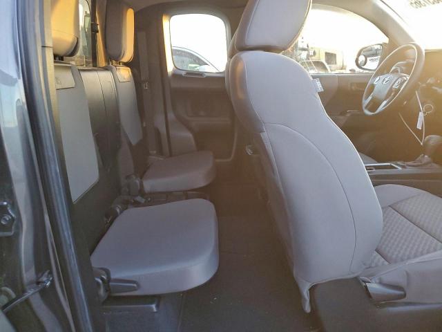Toyota Tacoma Access Cab Image 5