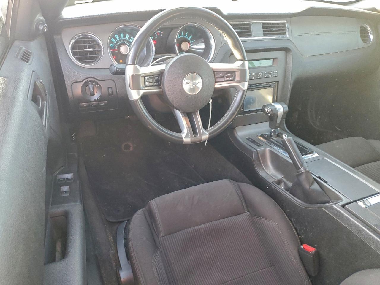 Ford Mustang Image 8