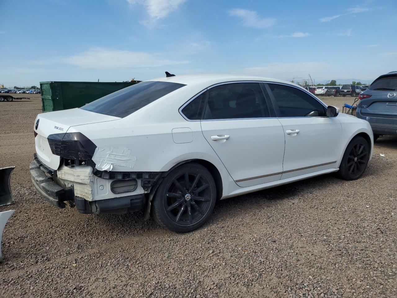 Volkswagen Passat Sel Image 2