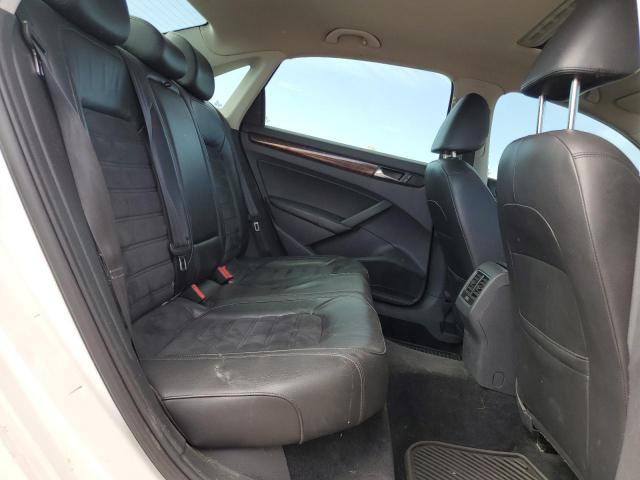 Volkswagen Passat Sel Image 10
