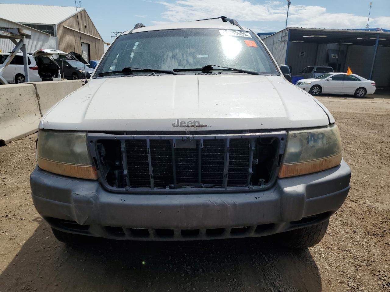 Jeep Grand Cherokee Laredo Image 3