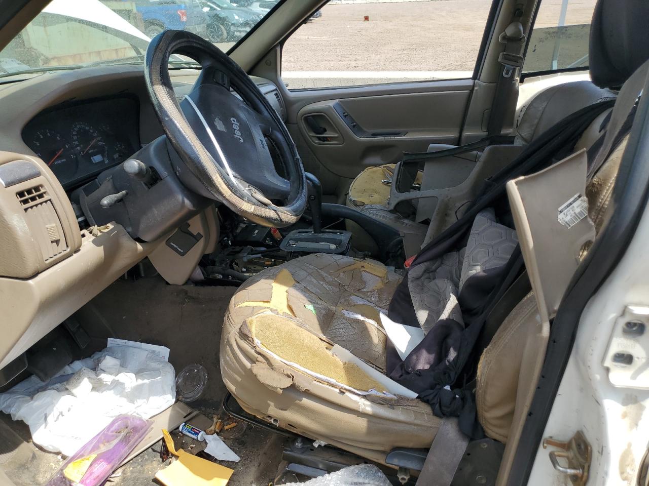 Jeep Grand Cherokee Laredo Image 13