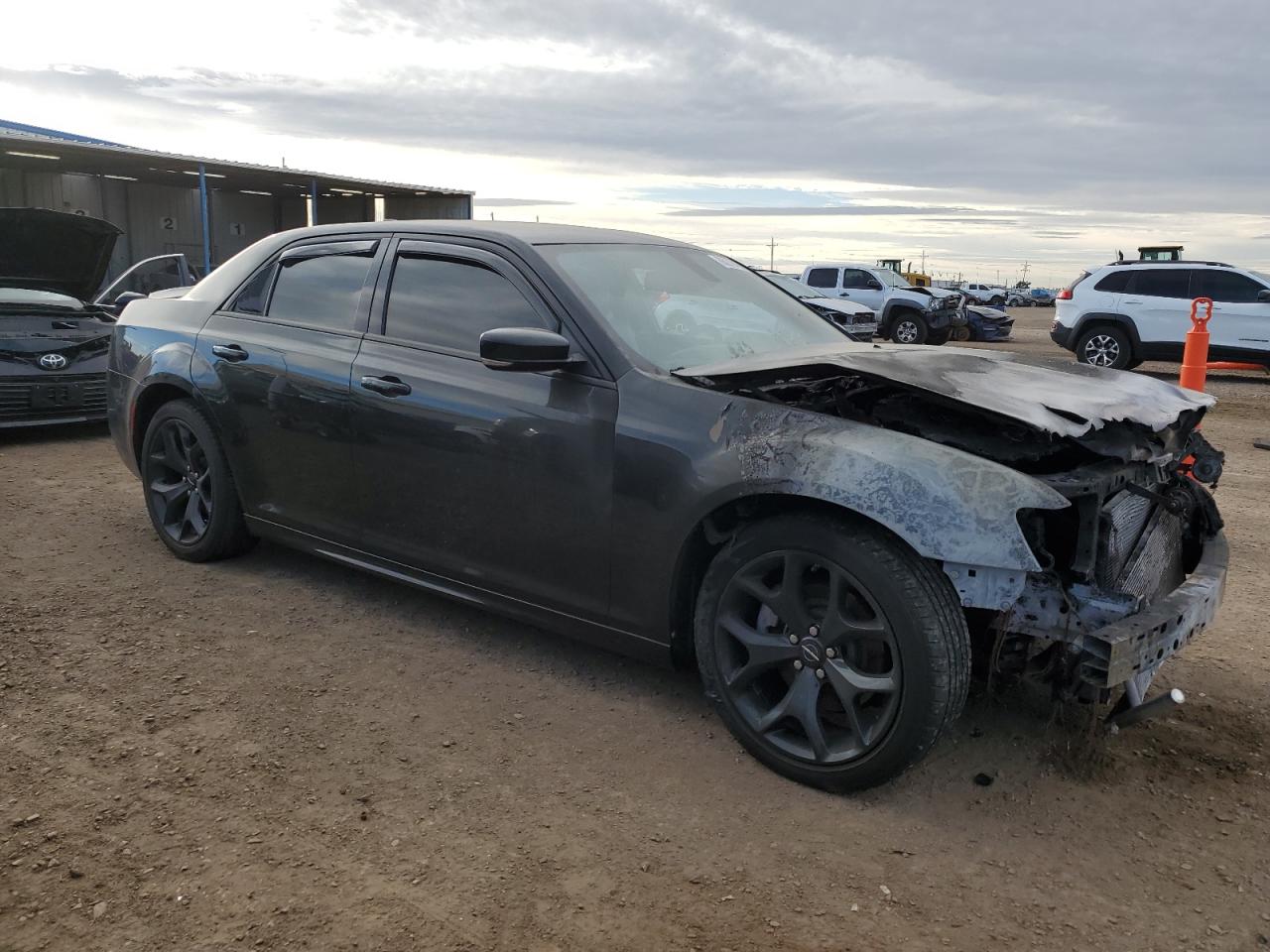 Chrysler 300 S Image 2