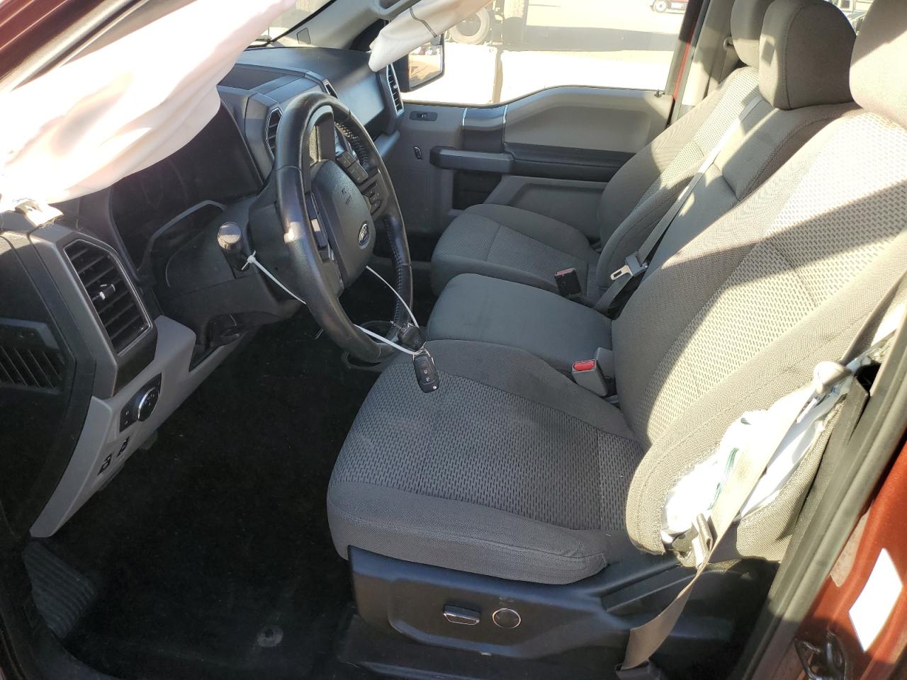 Ford F-150 Supercrew Image 8