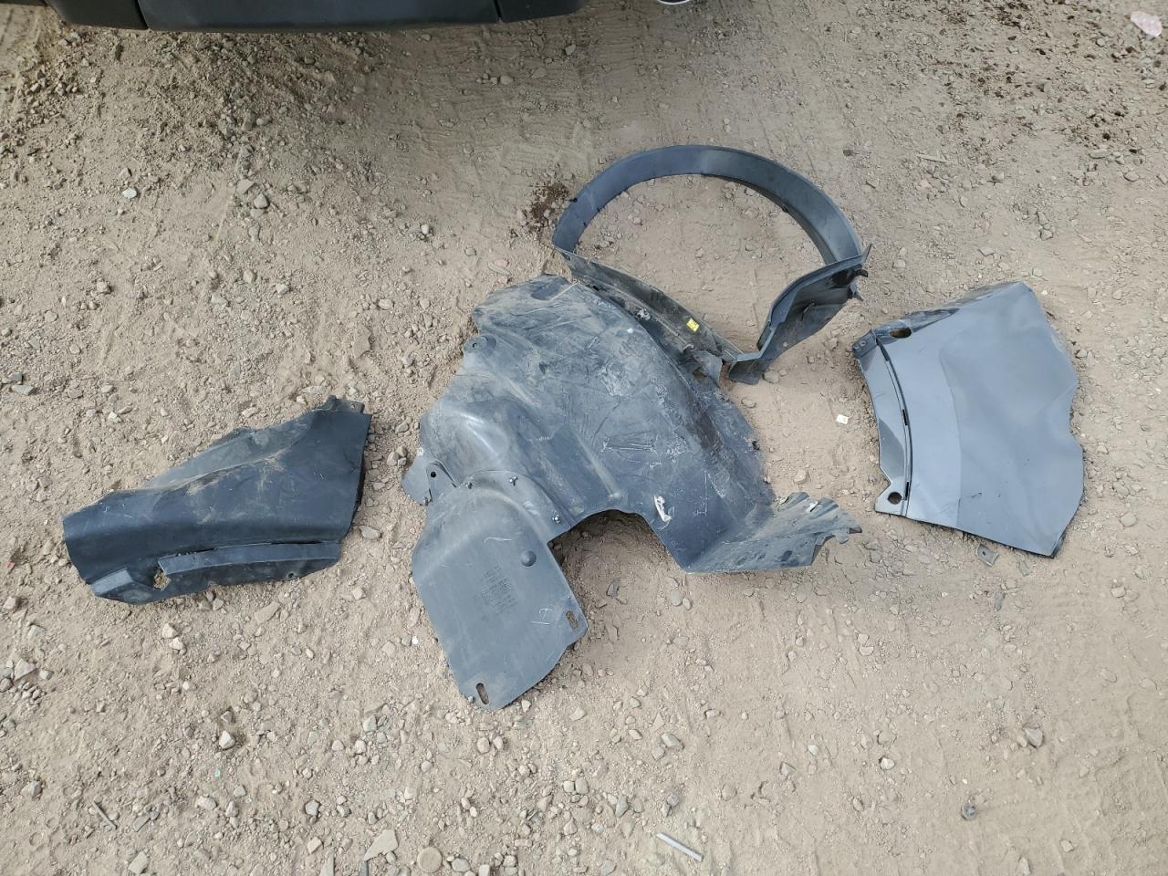 Ford Explorer Limited Image 13