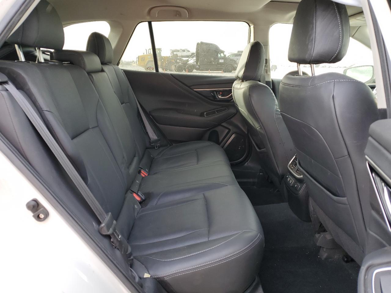 Subaru Outback Limited Xt Image 9