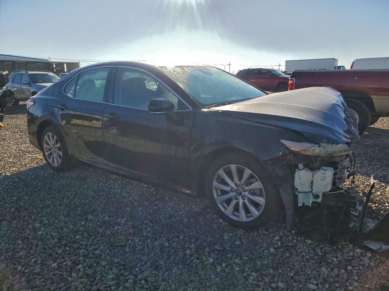 Toyota Camry Le Image 5