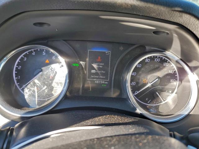 Toyota Camry Le Image 9