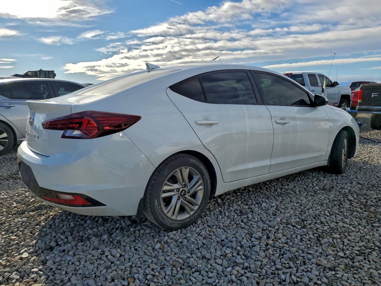 Hyundai ELANTRA Sel Image 6