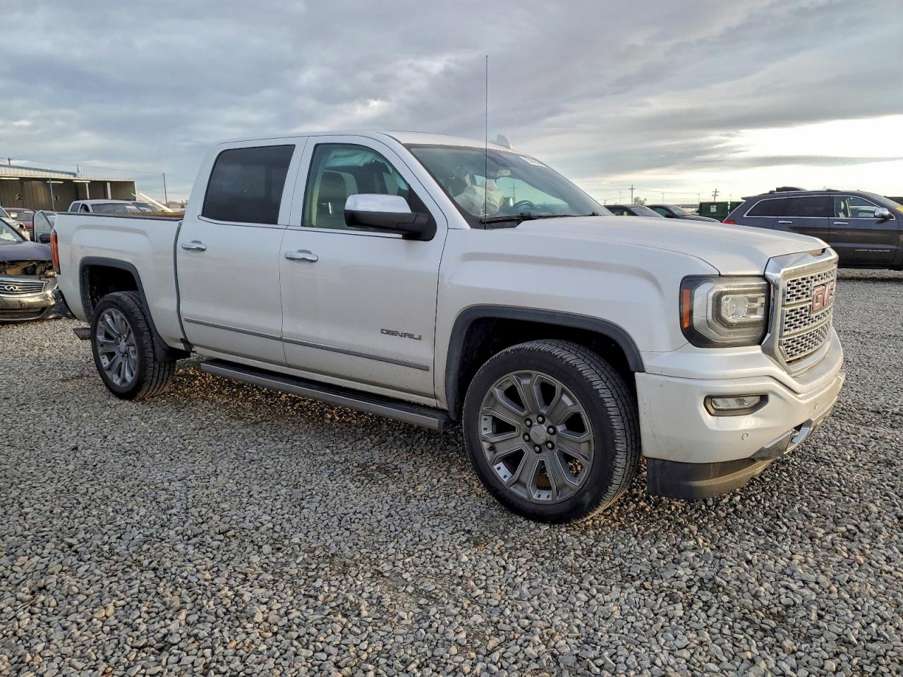 GMC Sierra K1500 Denali Image 10