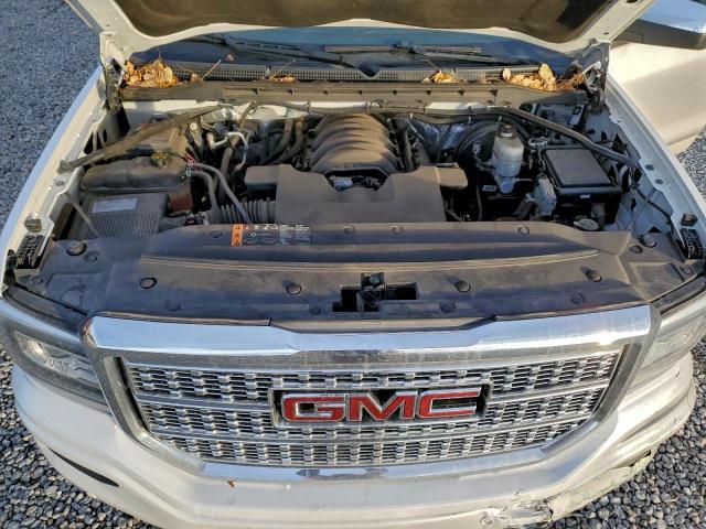 GMC Sierra K1500 Denali Image 2