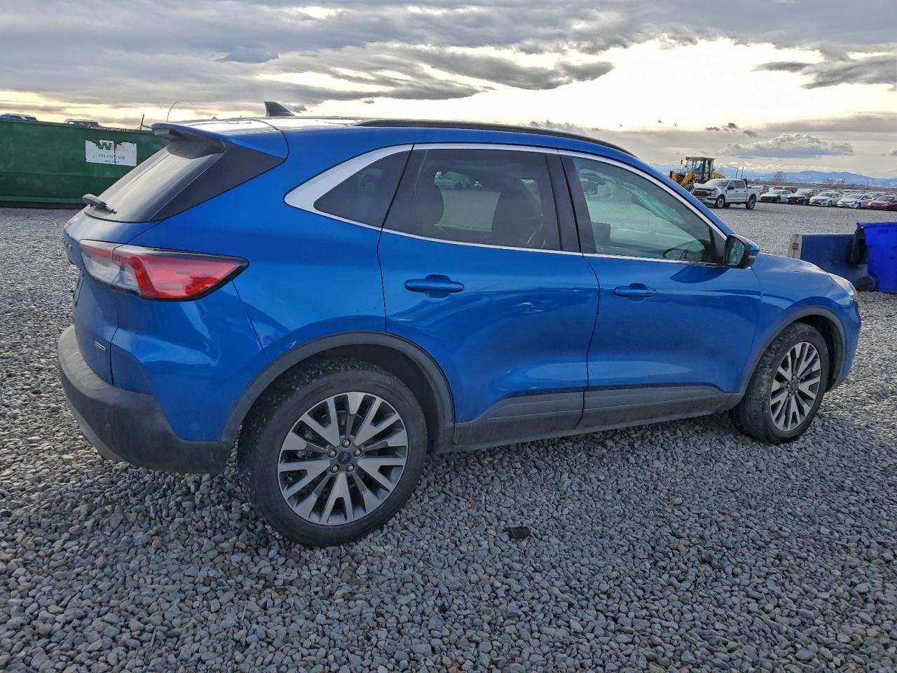 Ford Escape Titanium Image 2