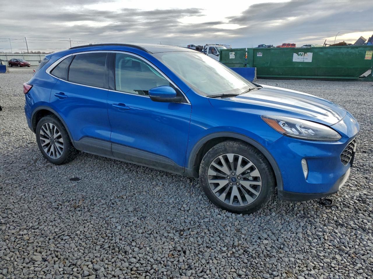 Ford Escape Titanium Image 12