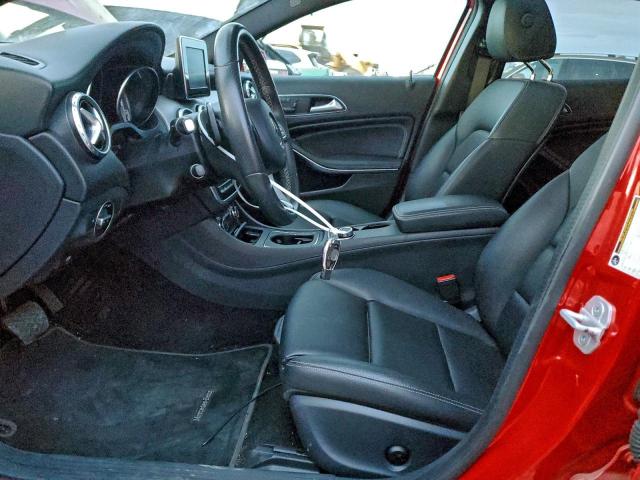 Mercedes-Benz GLA 250 4matic Image 4