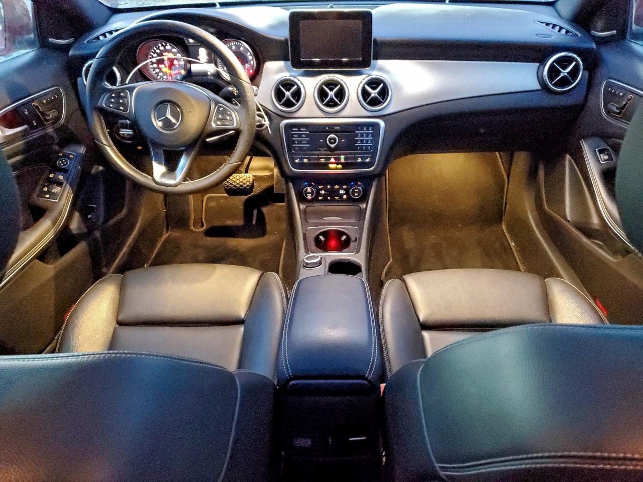 Mercedes-Benz GLA 250 4matic Image 6