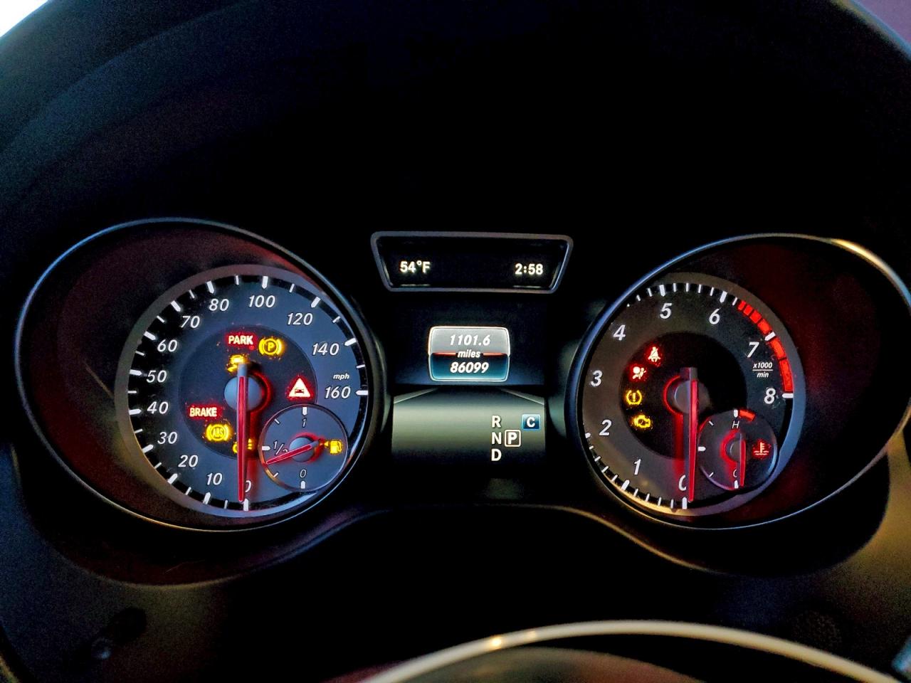 Mercedes-Benz GLA 250 4matic Image 8