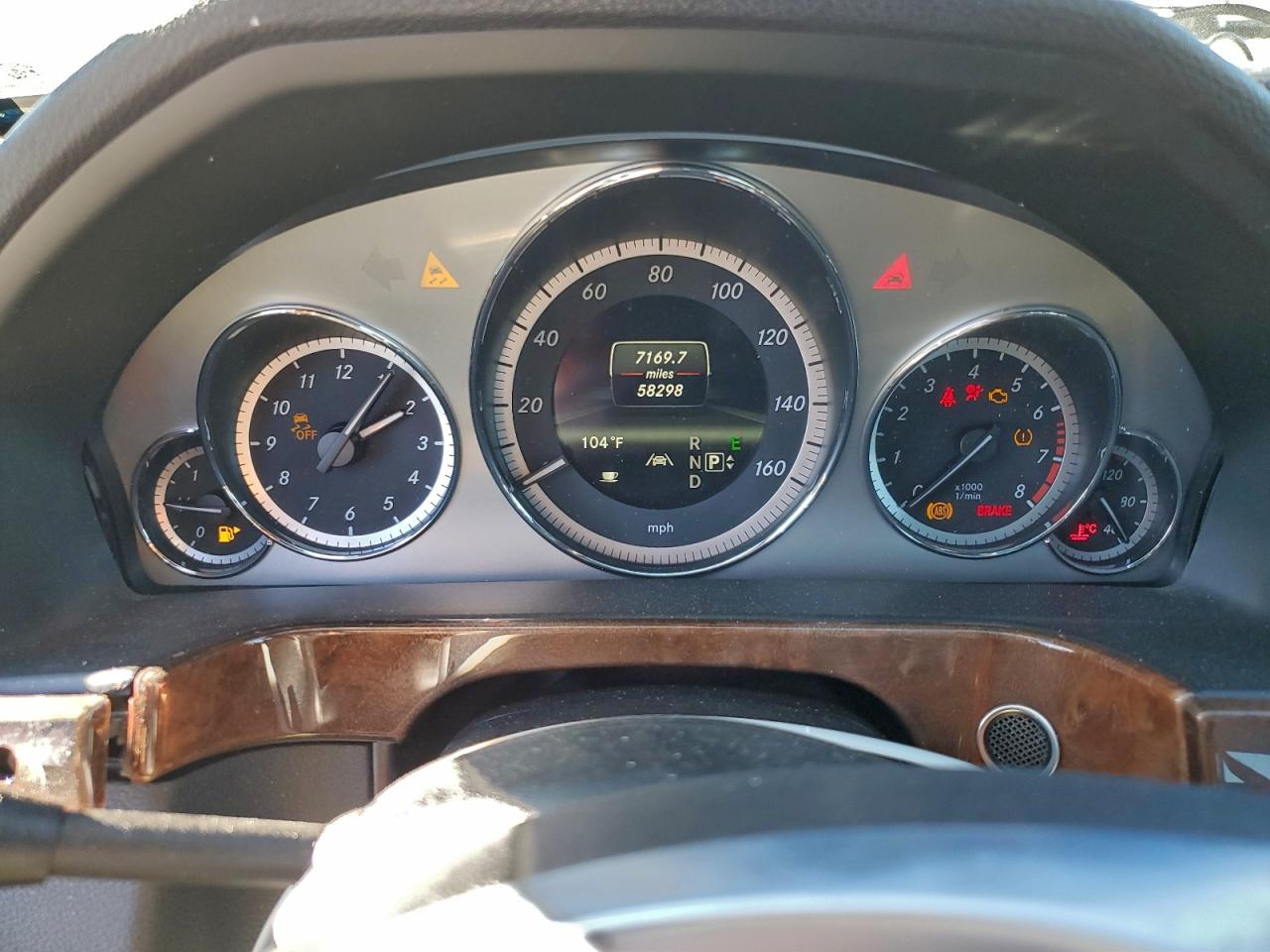 Mercedes-Benz E-Class 550 4matic Image 9