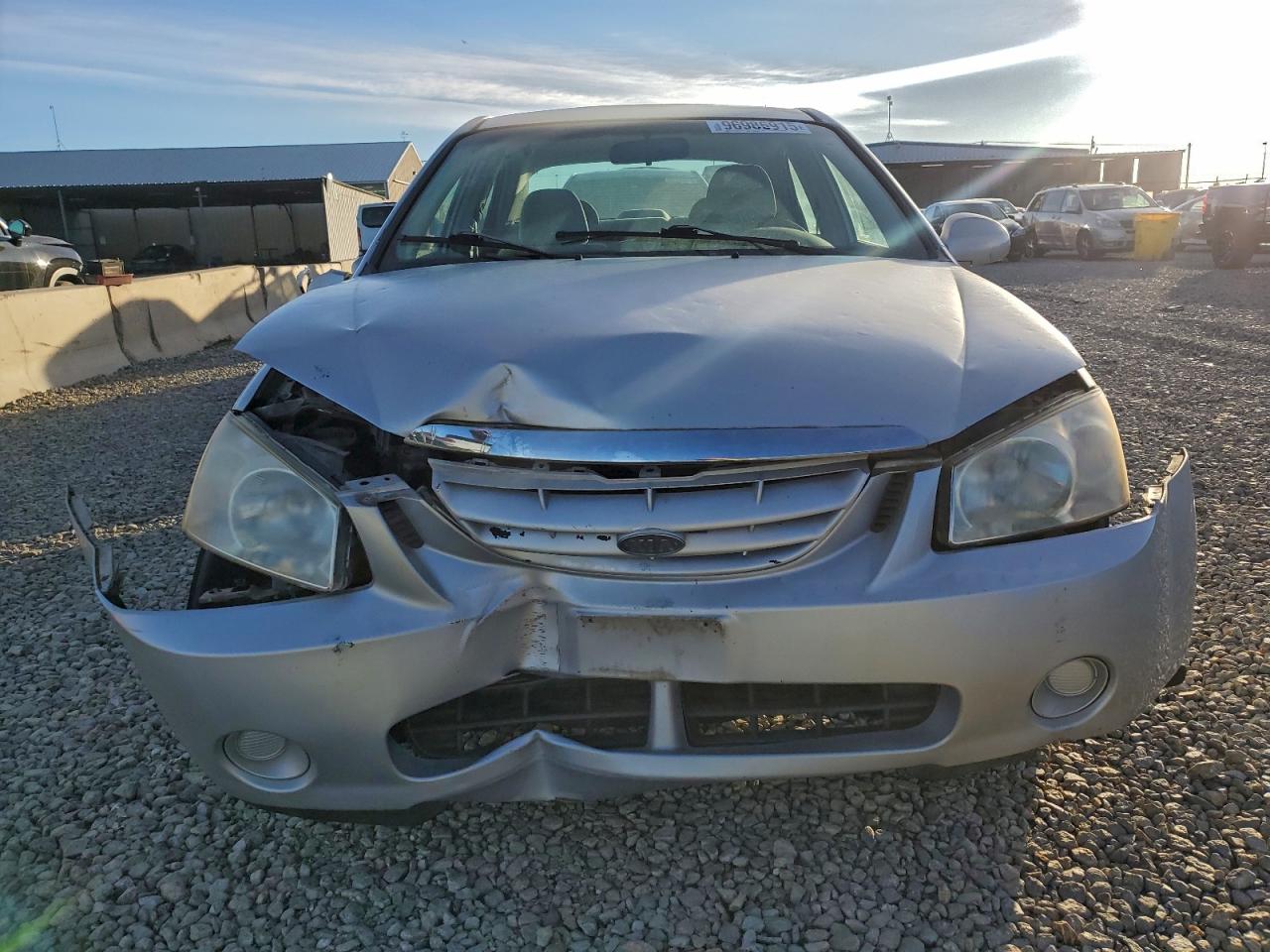 Kia Spectra Lx Image 12