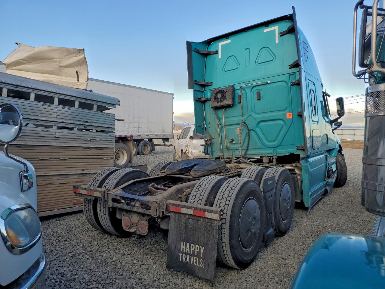 Freightliner Cascadia 1 Image 10