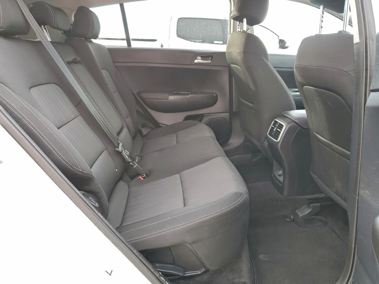 Kia Sportage Lx Image 2