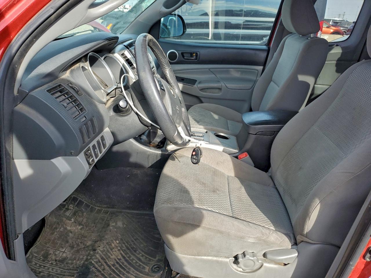 Toyota Tacoma Access Cab Image 10