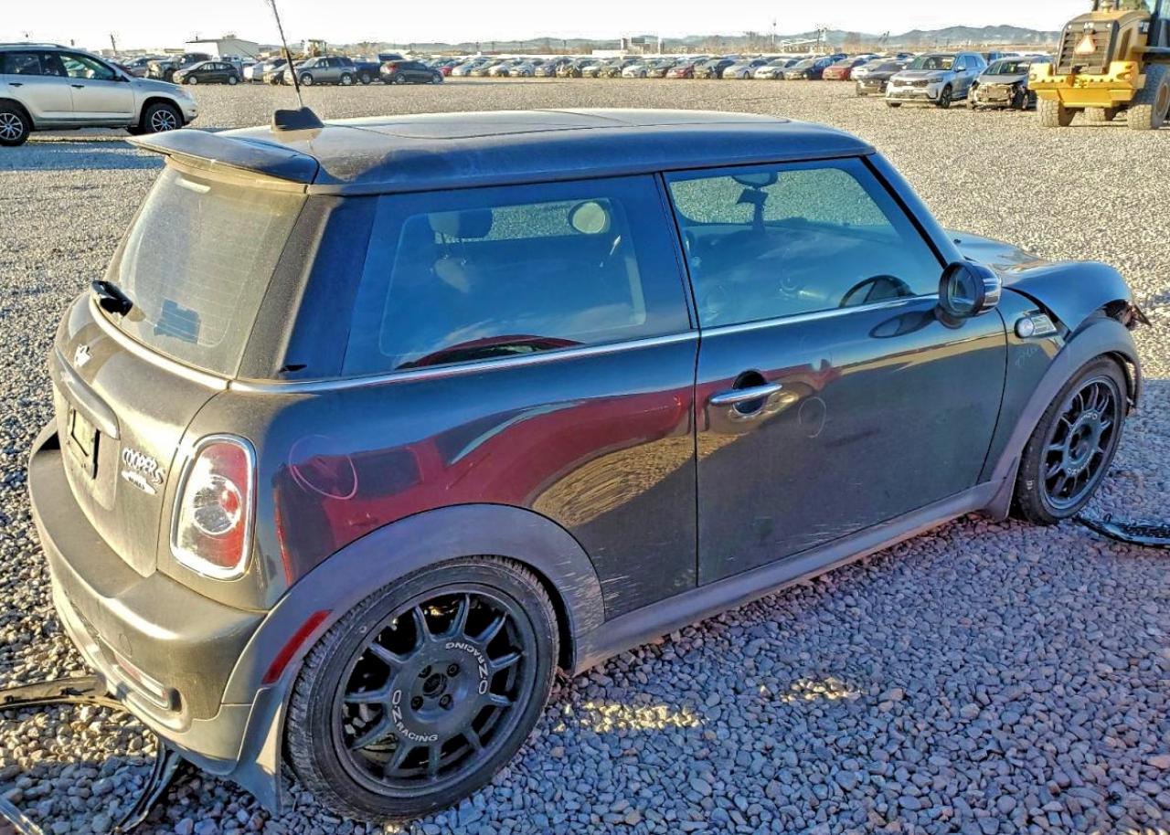 MINI Cooper S Image 2