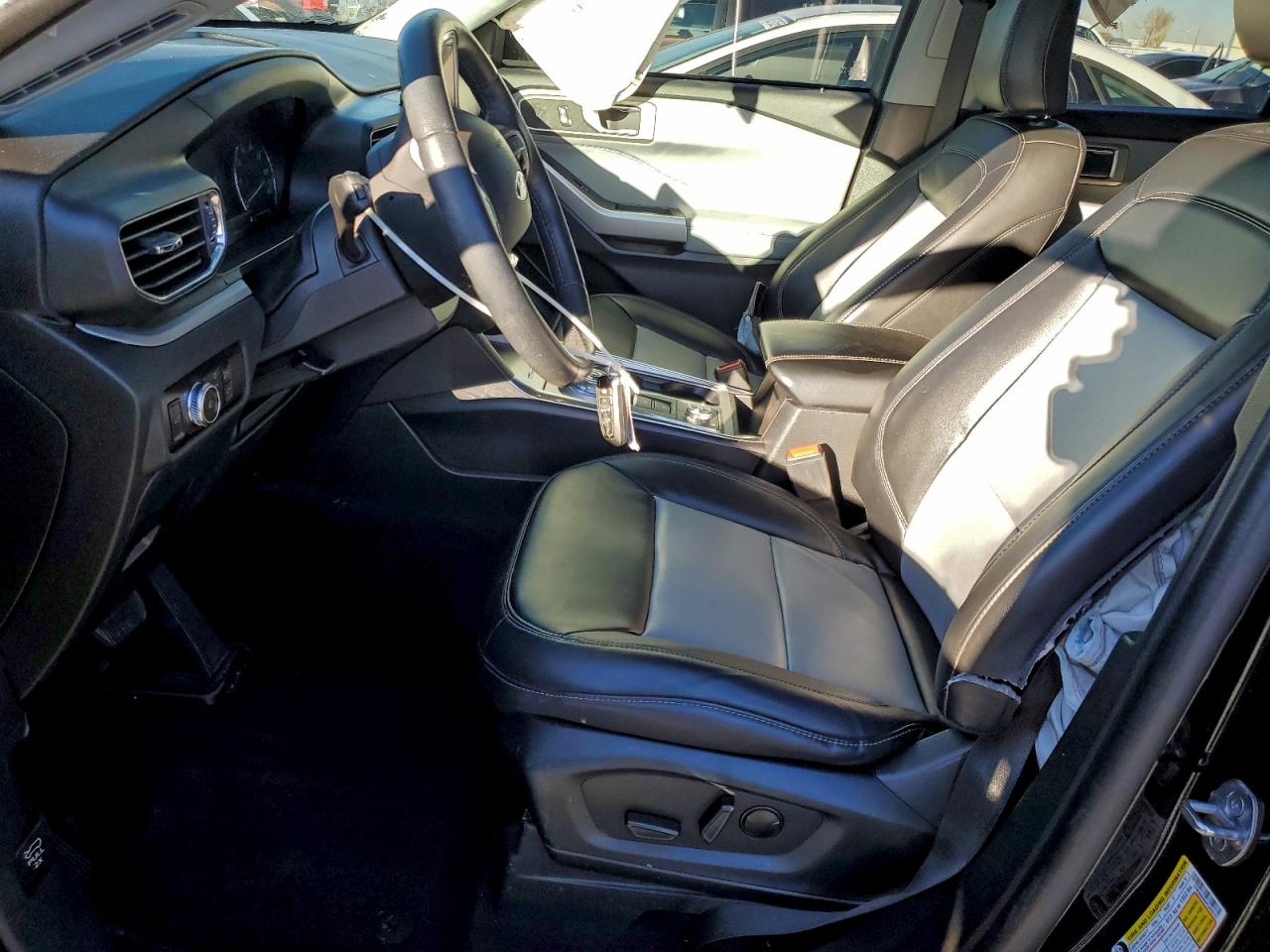 Ford Explorer Xlt Image 11