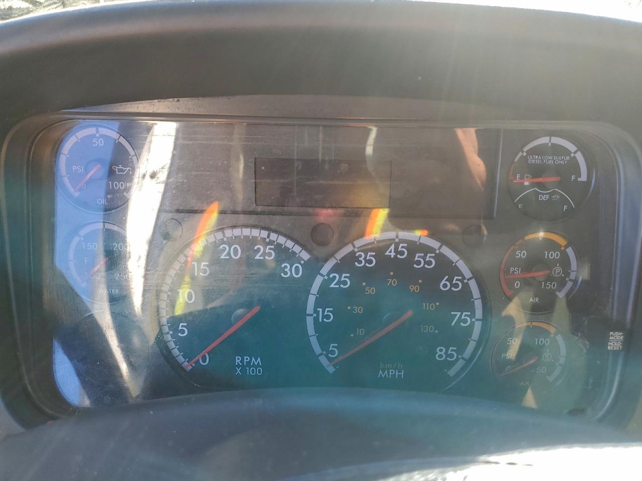 Freightliner M2 106 Medium Duty Image 5