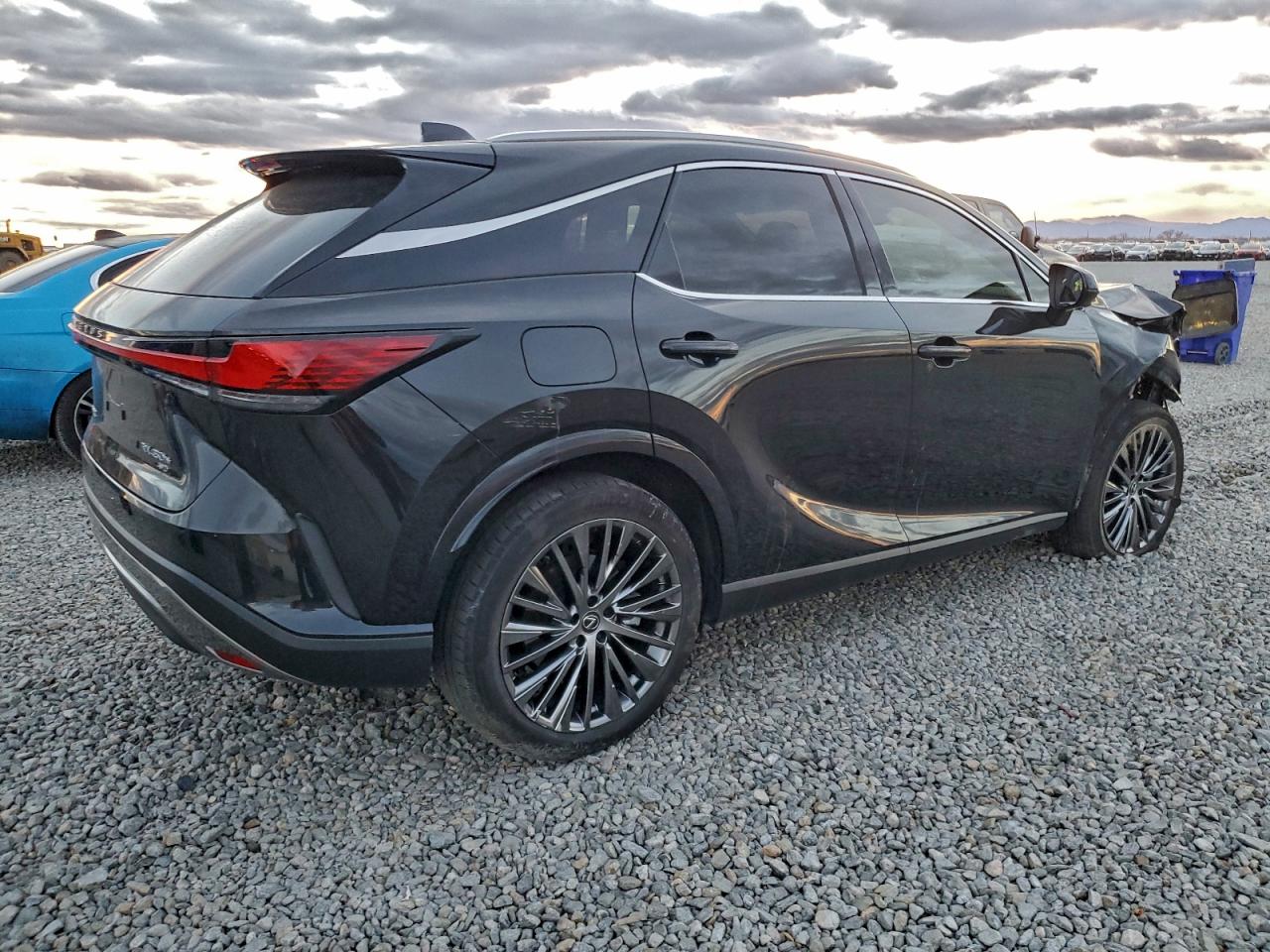 Lexus RX 450h+ Luxury Image 13