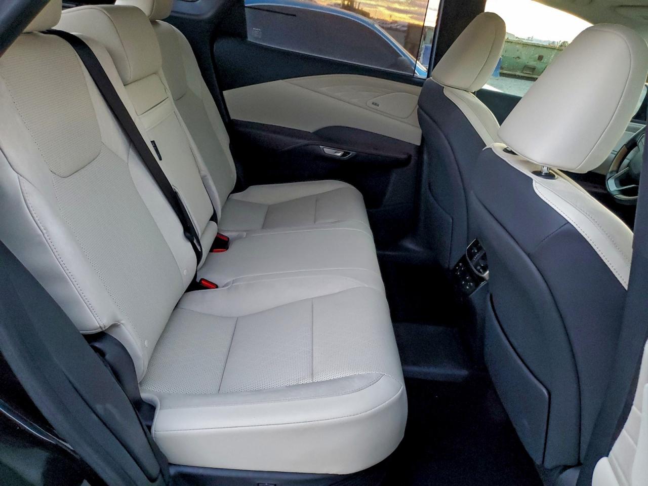 Lexus RX 450h+ Luxury Image 7