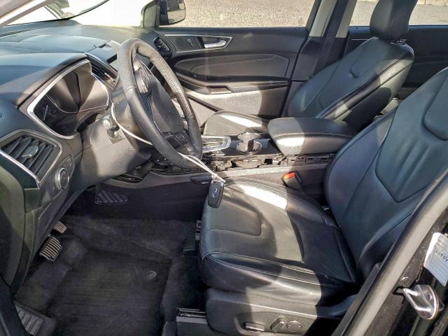 Ford Edge Titanium Image 3