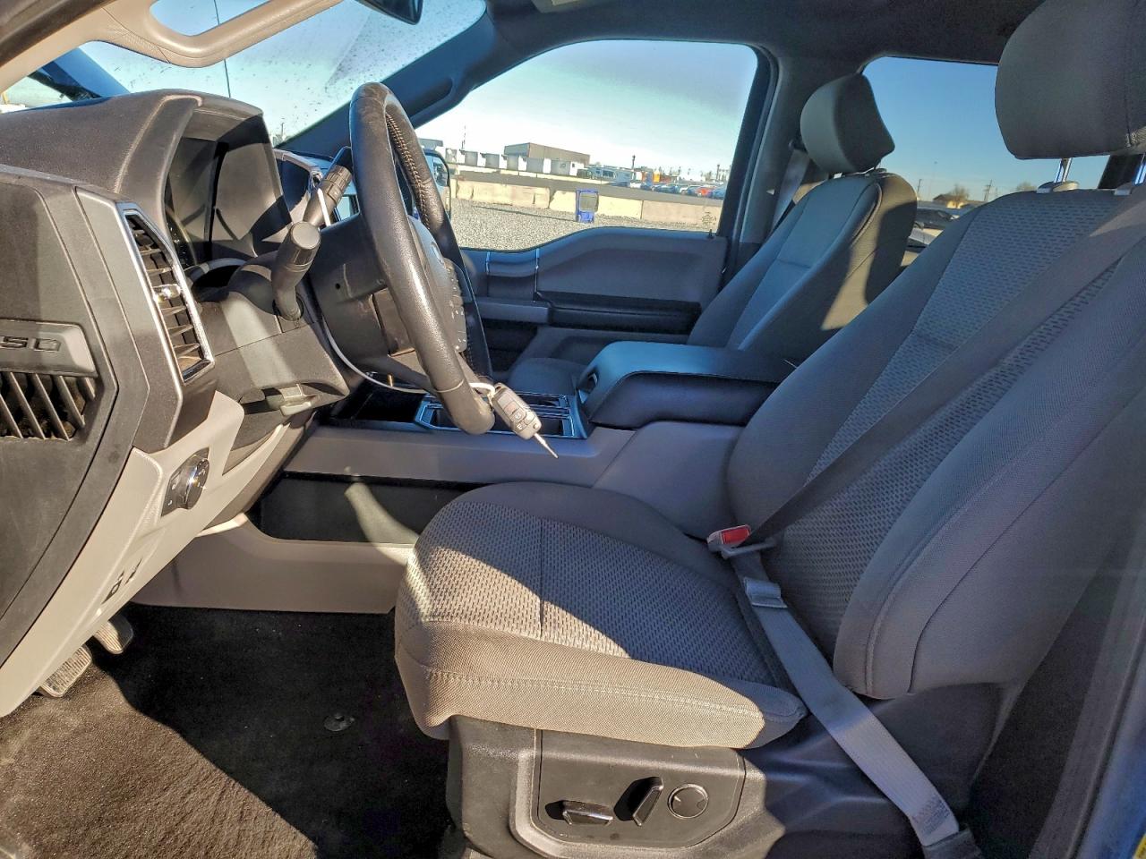 Ford F-150 Supercrew Image 8