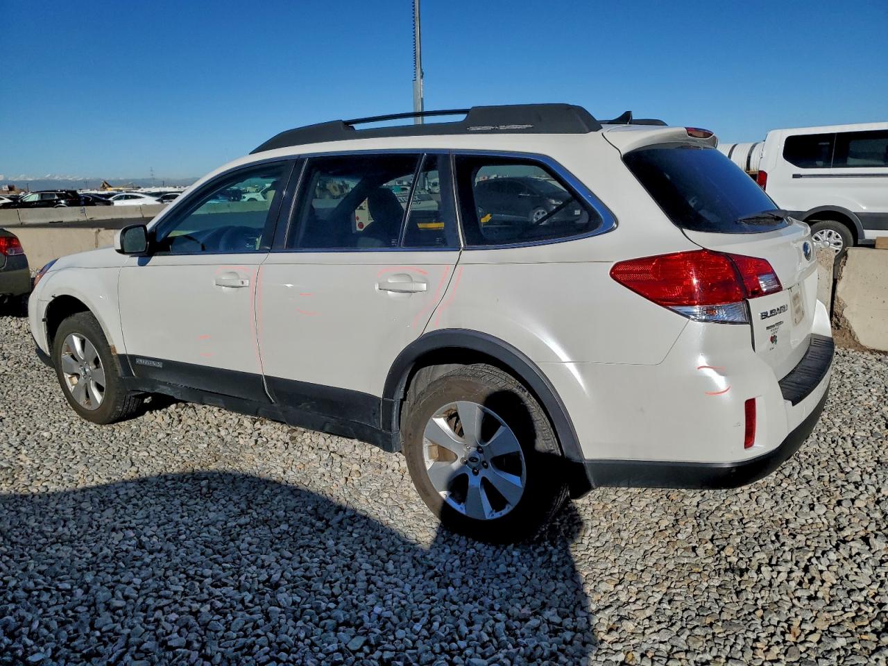 Subaru Outback 2.5i Limited Image 2