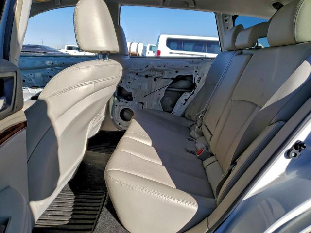 Subaru Outback 2.5i Limited Image 12