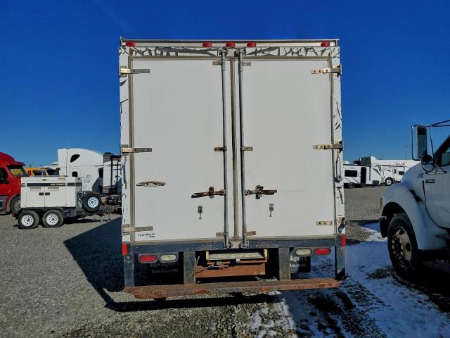 Ford Econoline E450 Super Duty Cutaway Van Image 7