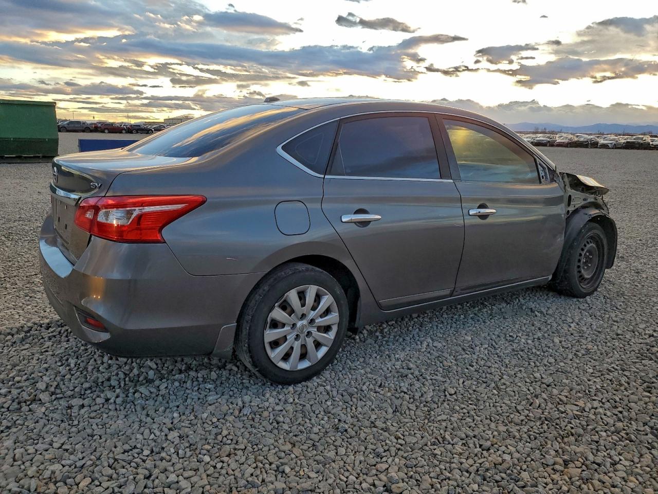 Nissan Sentra S Image 3