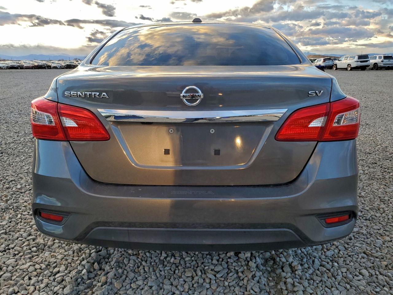 Nissan Sentra S Image 5