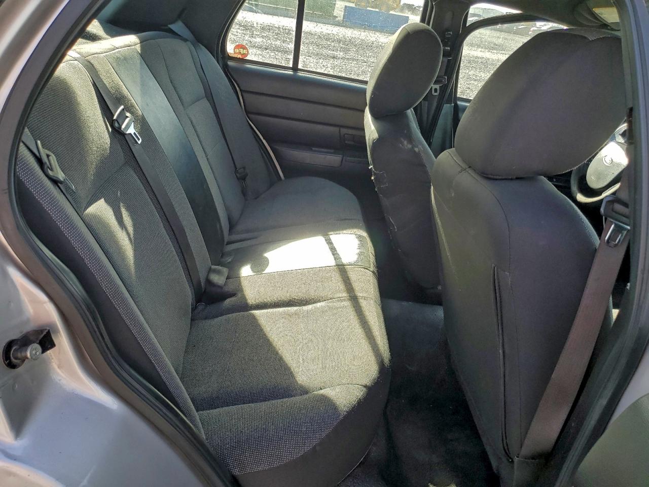 Ford Crown Vic Police Interceptor Image 11