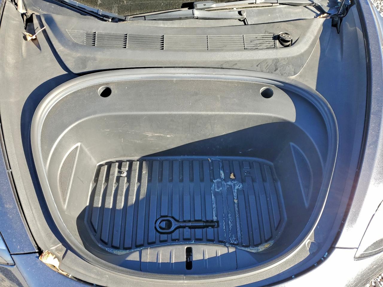 Tesla Model 3 Image 13