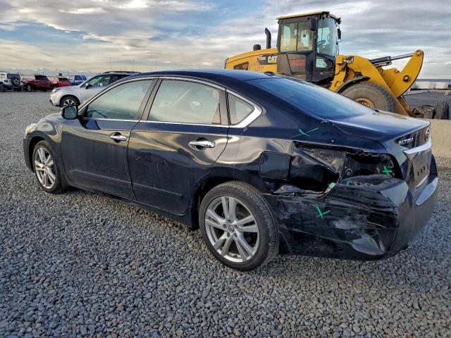 Nissan Altima 3.5s Image 3