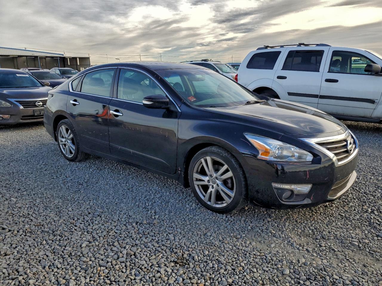 Nissan Altima 3.5s Image 2