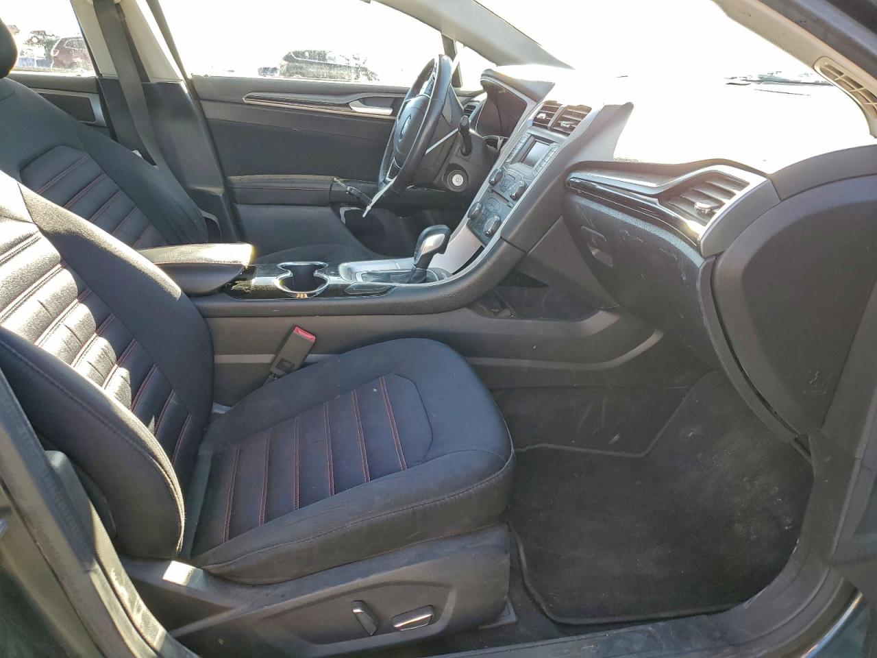 Ford Fusion Se Image 10