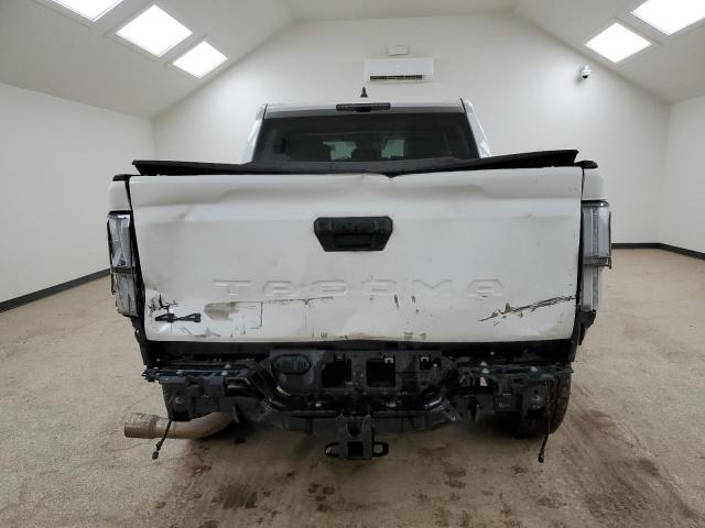 Toyota Tacoma Double Cab Image 5