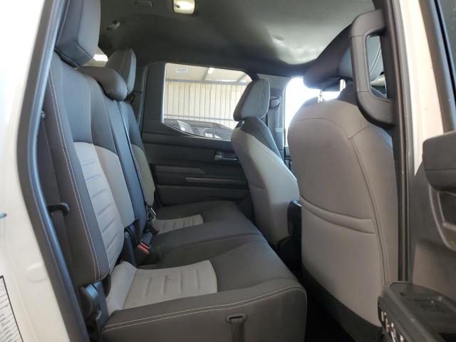 Toyota Tacoma Double Cab Image 11