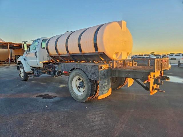 Ford F-650 Super Duty Image 12