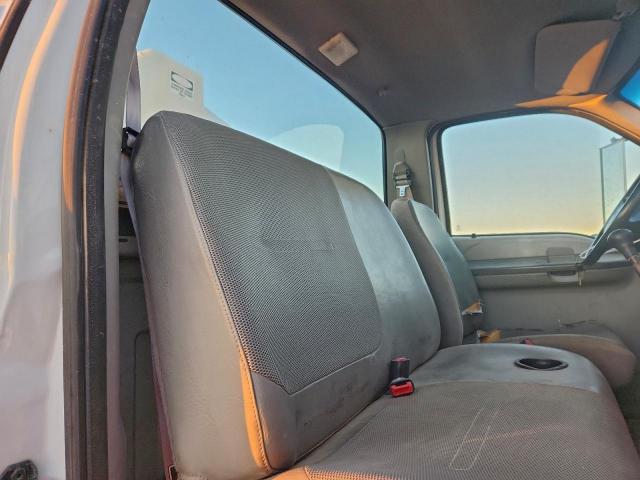 Ford F-650 Super Duty Image 6