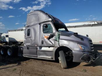  Salvage Freightliner Cascadia 1